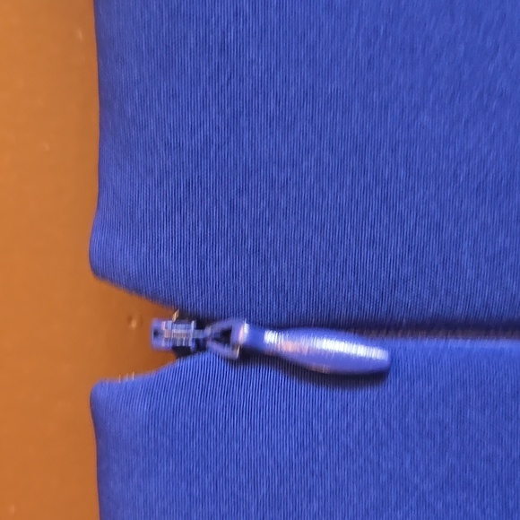 Tahari-Royal blue cold shoulder short sleeved dress Sz 14P NWT. - Picture 7 of 8